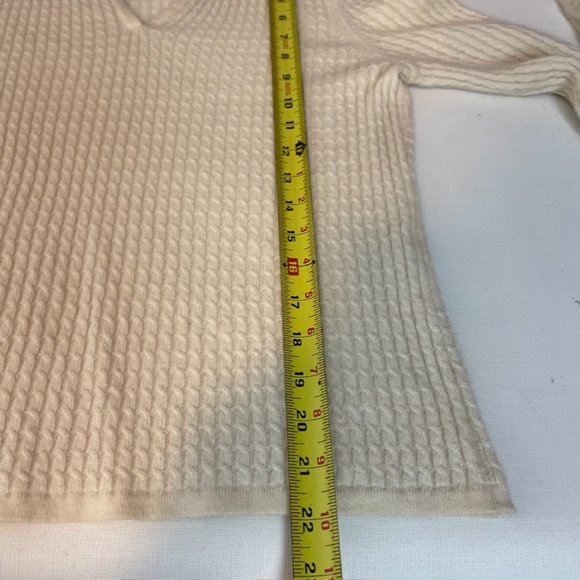 White Cashmere Sweater No Tags - Picture 3 of 4